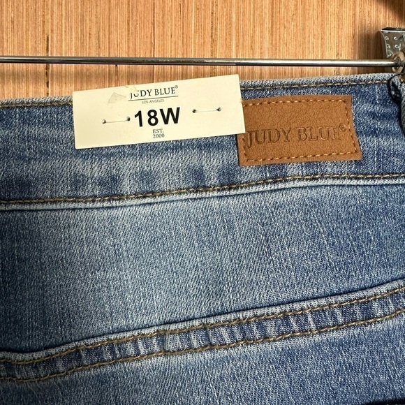 JUDY BLUE NWT Lemon Patch High Waist Skinny Jeans, Size 18W (v) - Picture 5 of 9